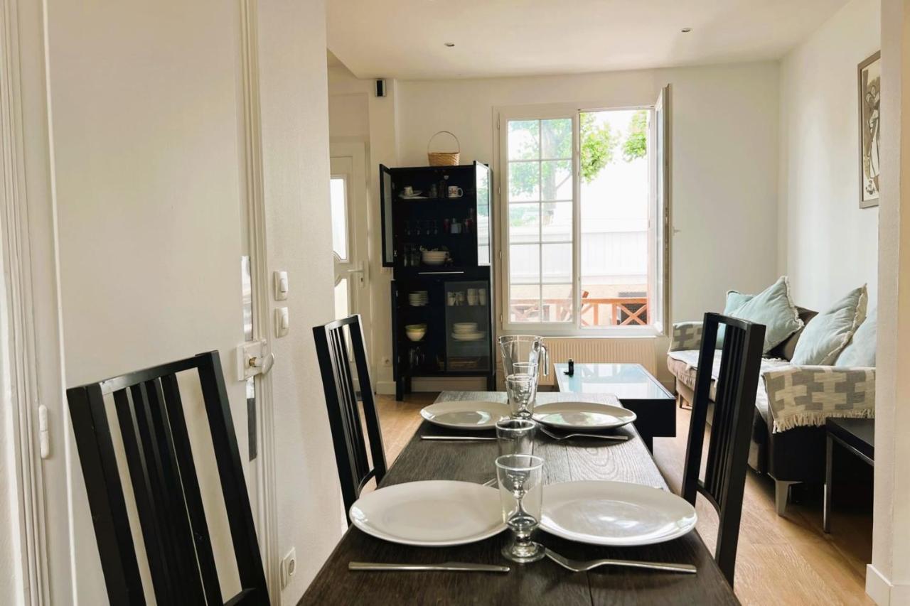 Cosy Town House With Its Beautiful Terrace Deauville